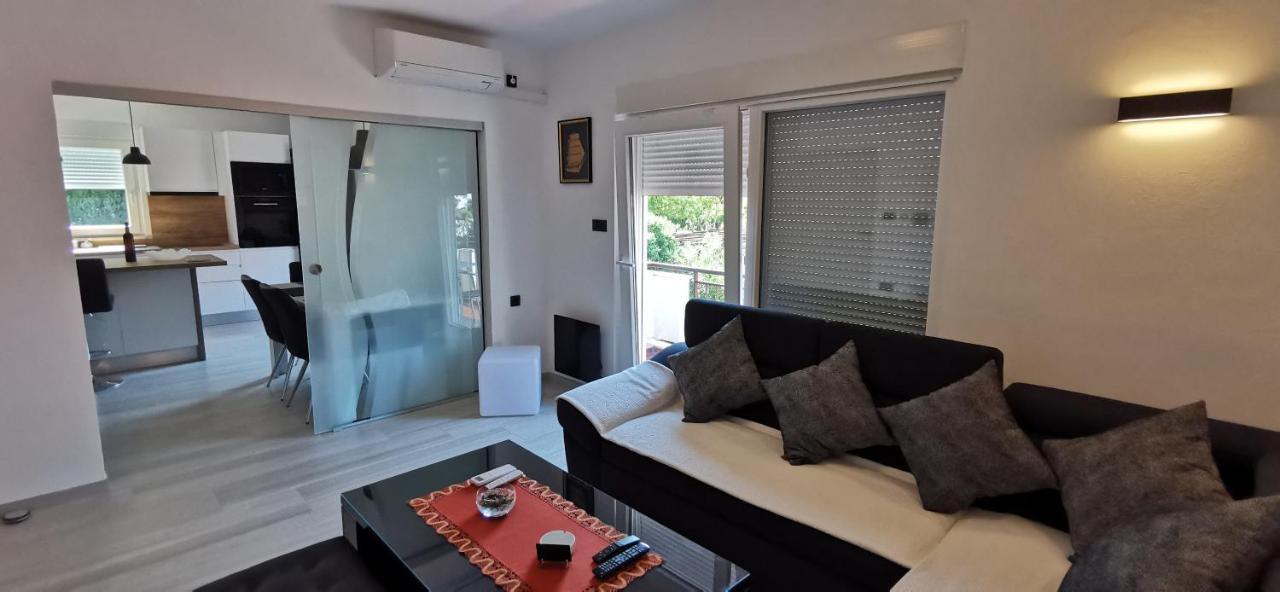Apartman Perunika Selce Exterior foto