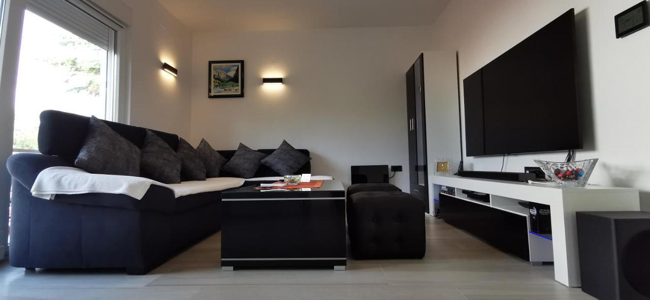 Apartman Perunika Selce Exterior foto