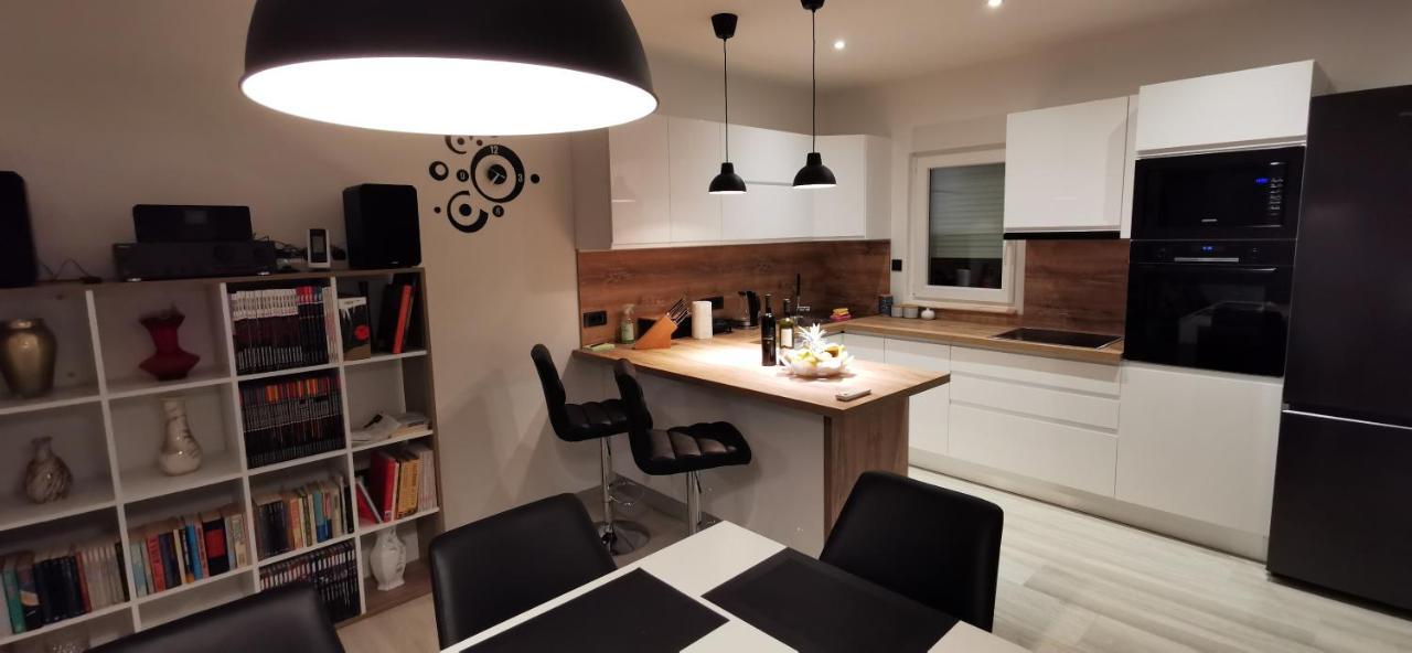 Apartman Perunika Selce Exterior foto